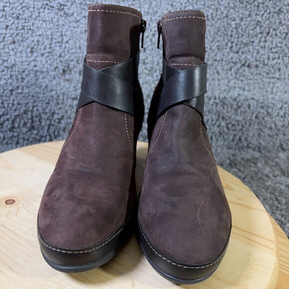 Clarks Artisan Ankle Boots Womens Size 8.5 Leather Burgundy Buckle Strap Booties - Picture 2 of 9